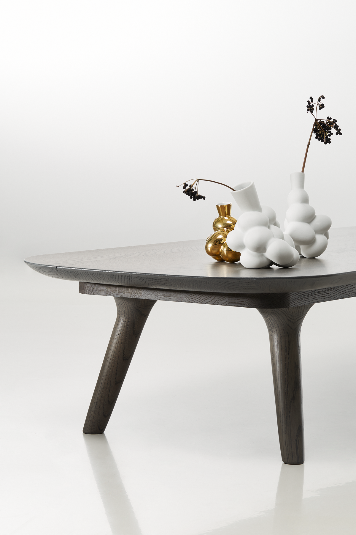 Zio Coffee Table detail with Egg Vase